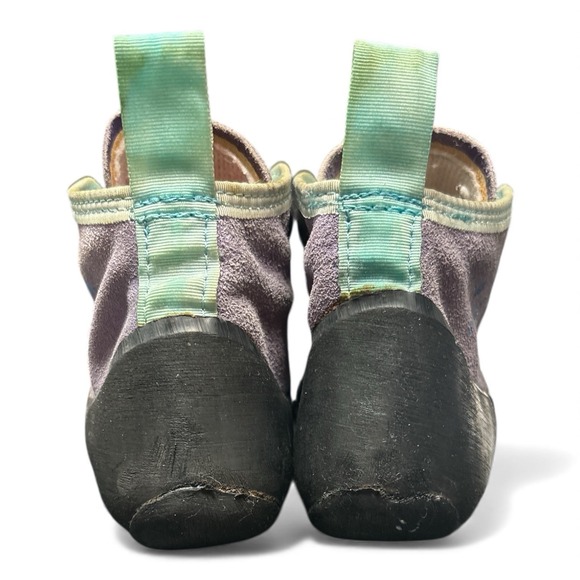 Five 10 Climbing Shoes - Picture 3 of 6